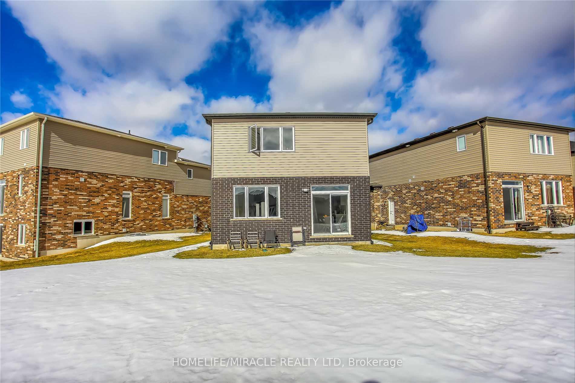 99 Saddlebrook Court, Kitchener, ON, exterior