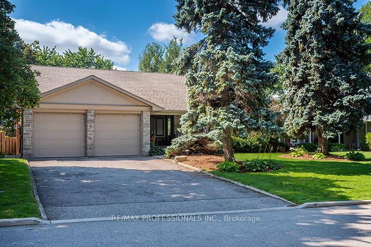 7 Treeline Court, Toronto W08, ON, exterior