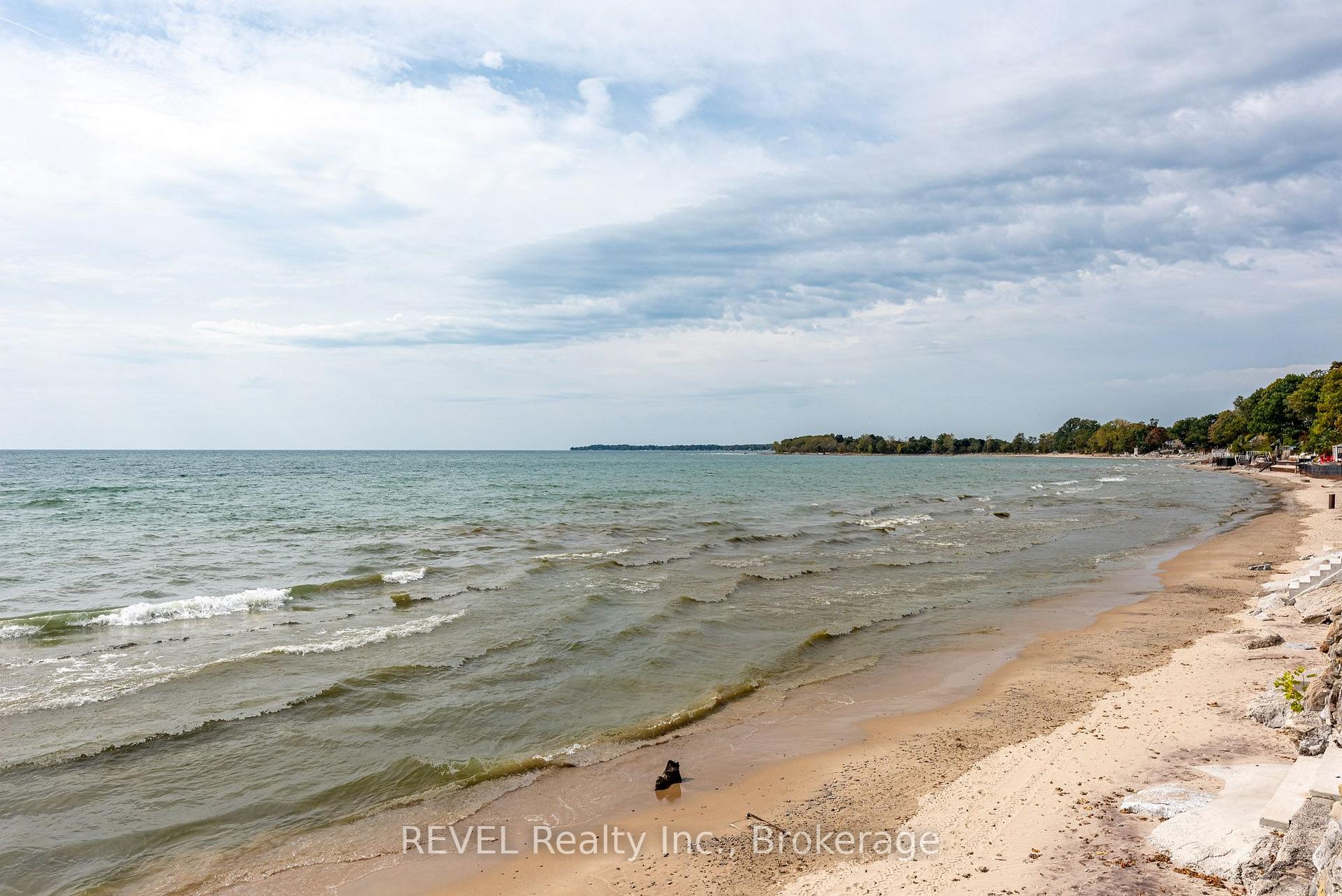 10417 Lakeshore Road, Wainfleet, ON, exterior