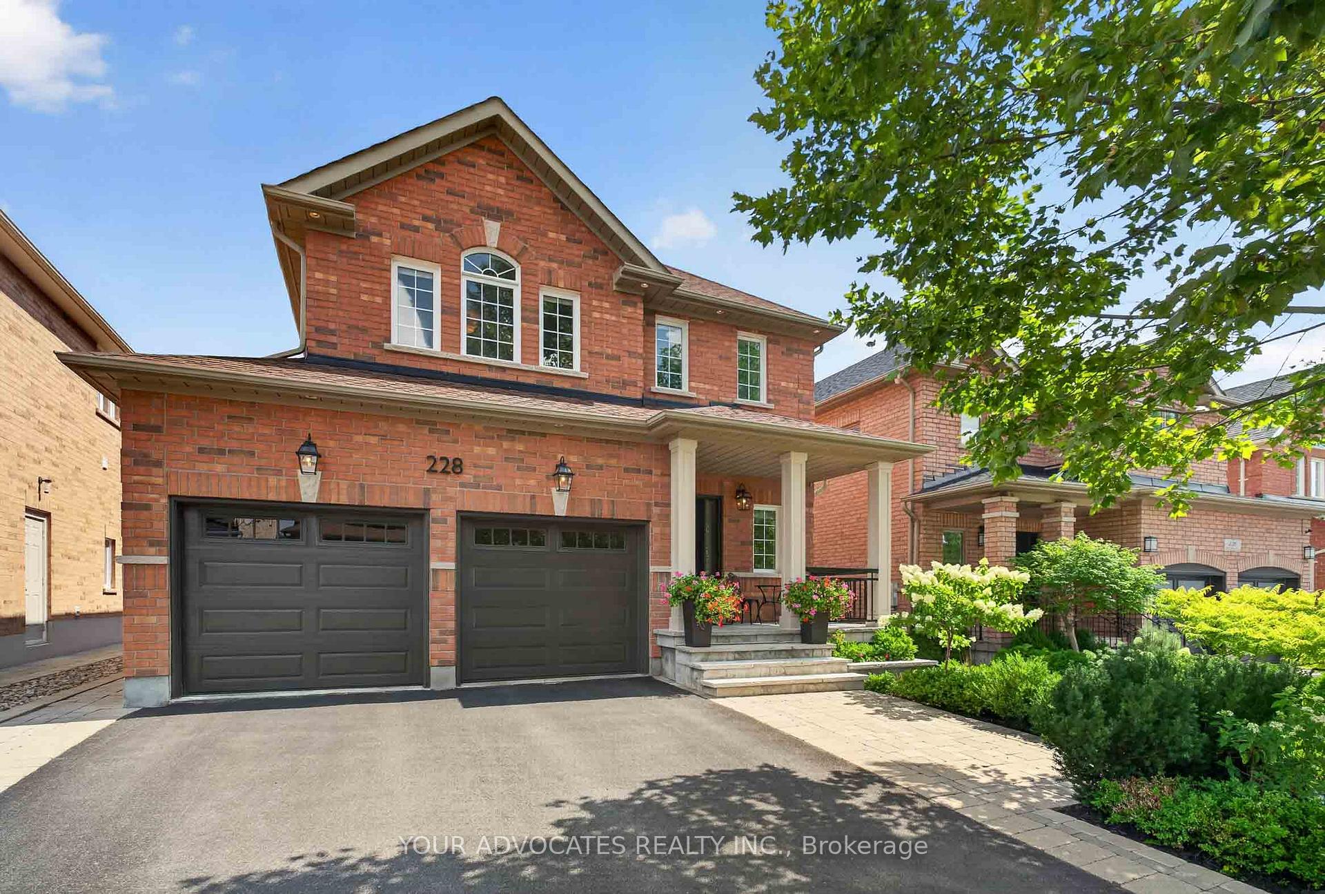 228 Twin Hills Crescent, Vaughan, ON, exterior