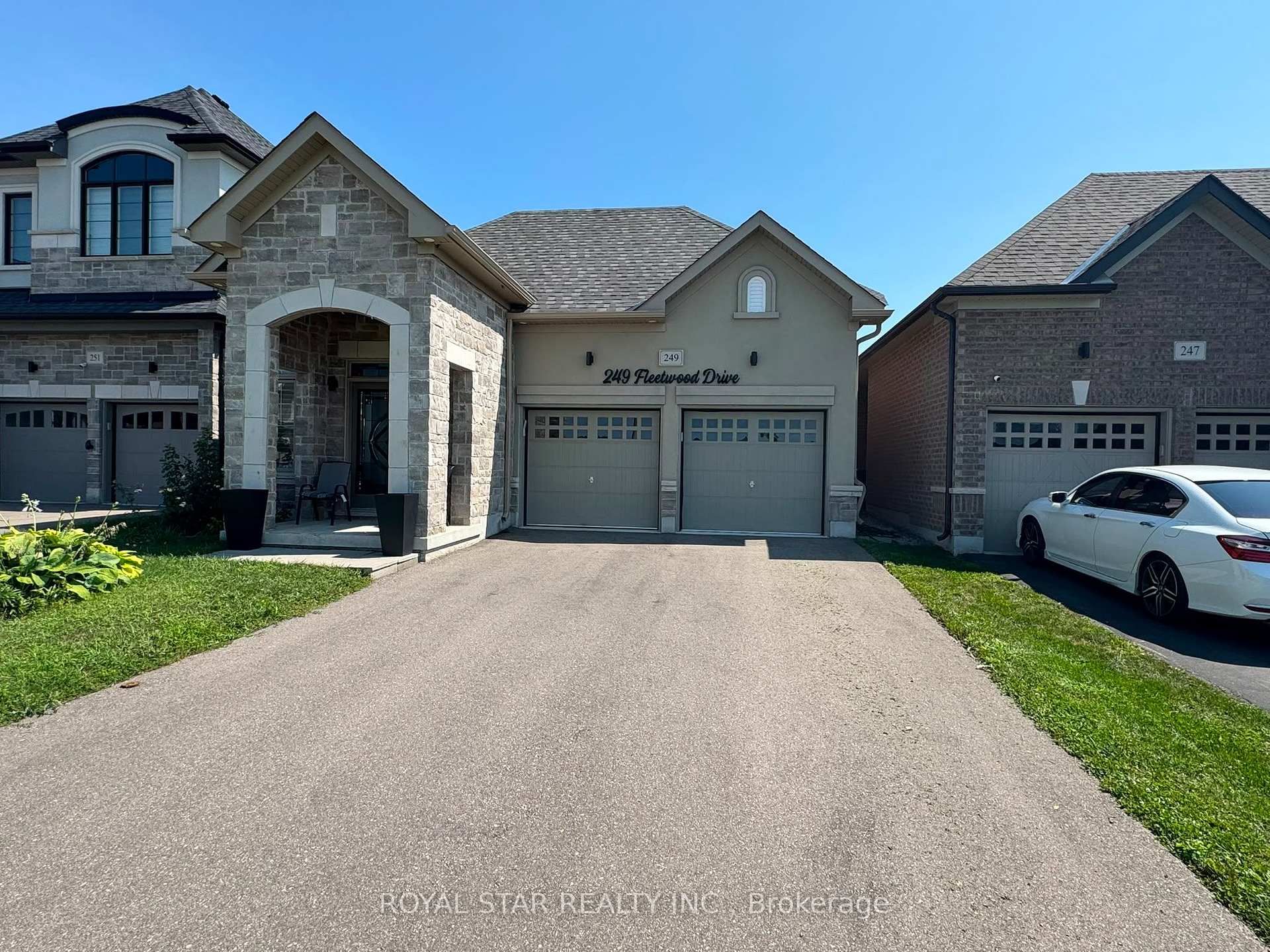 249 Fleetwood Drive, Oshawa, ON, exterior