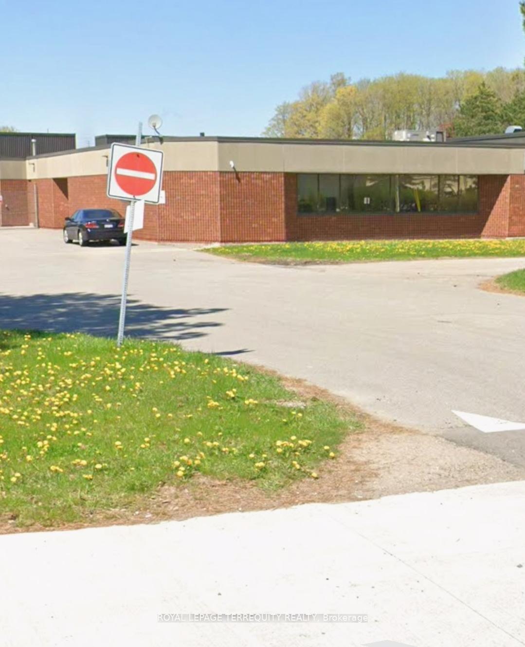 20 - 400 Esna Park Drive, Markham, ON, exterior
