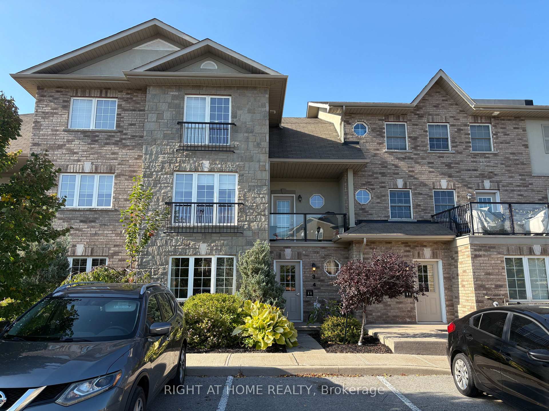 3 - 53 Ferndale Drive S, Barrie, ON, exterior