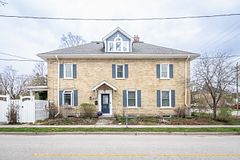 207 Waterloo Street N, Cambridge, ON, exterior