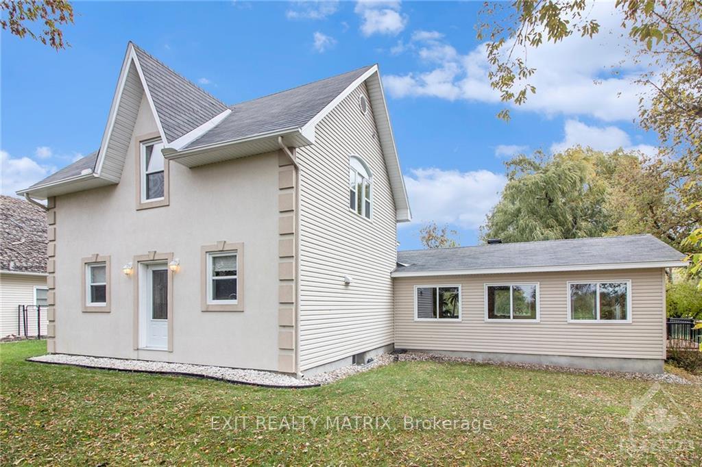 1991 FINCH-WINCHESTER BOUNDARY Road, North Stormont, ON, exterior