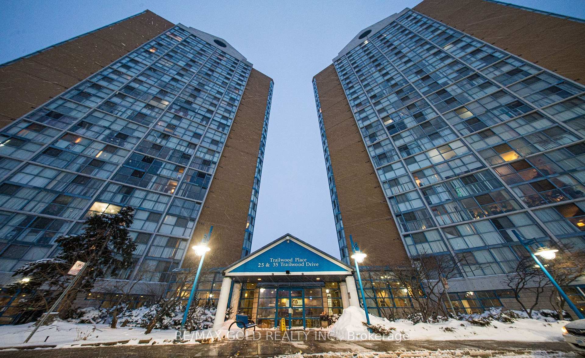 1112 - 35 Trailwood Drive, Mississauga, ON, exterior