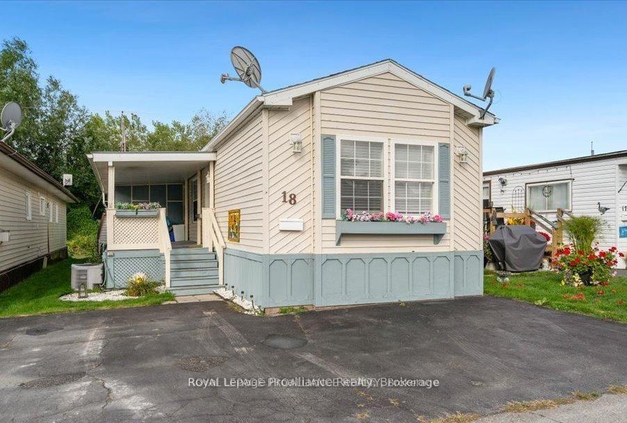 18 - 311 Dundas Street E, Quinte West, ON, exterior
