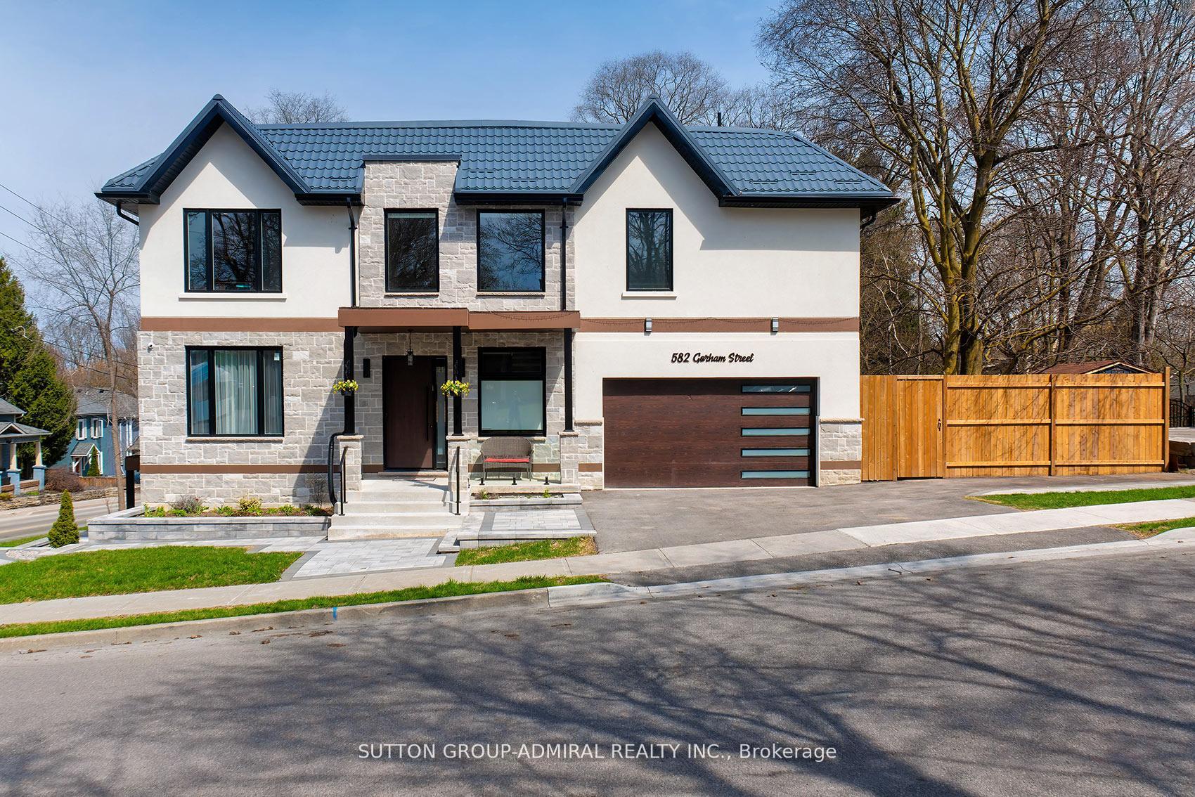 582 Gorham Street, Newmarket, ON, exterior
