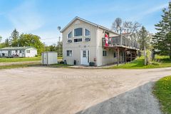 5632 Penetanguishene Road, Springwater, ON, exterior