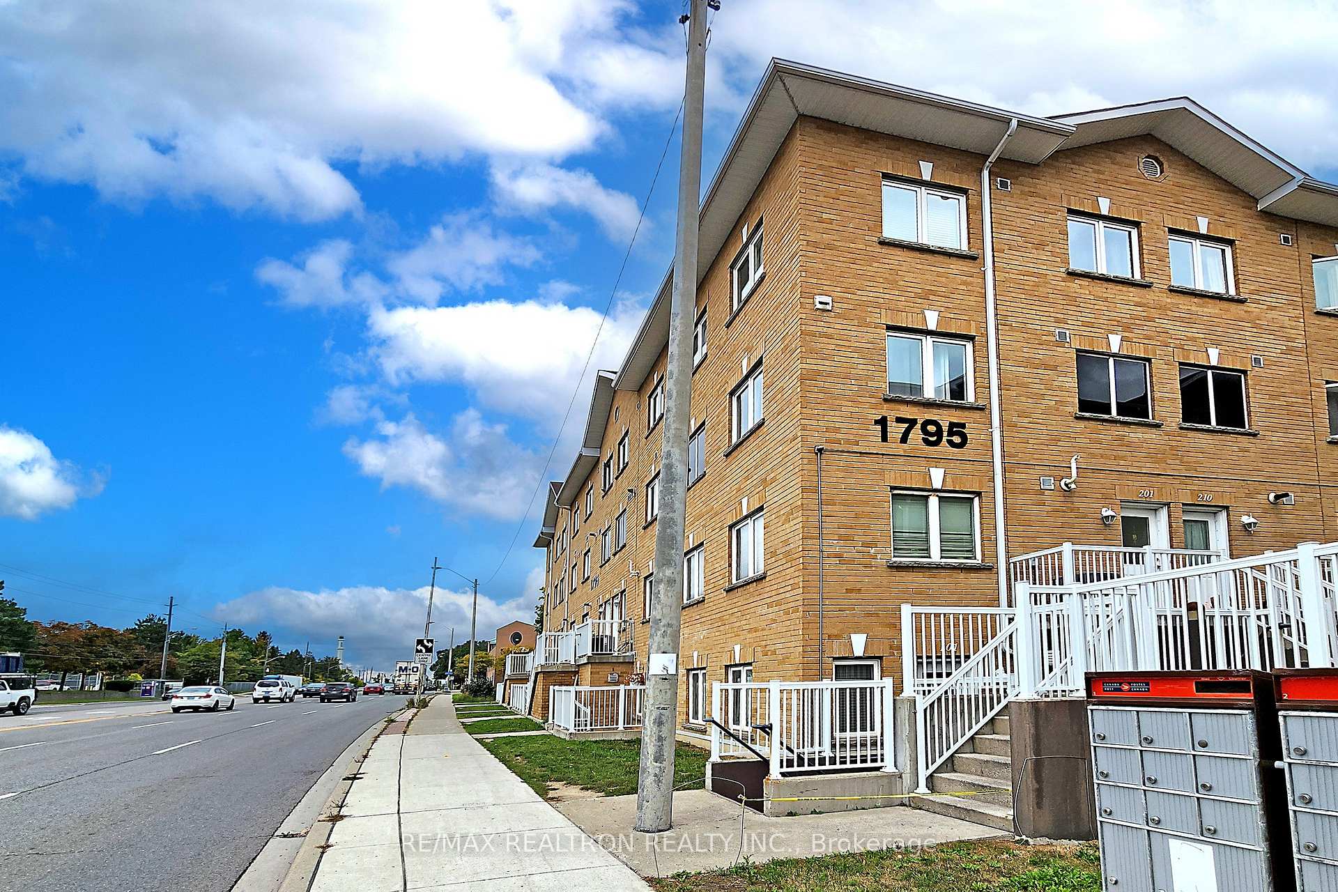 106 - 1795 Markham Road, Toronto E11, ON, exterior