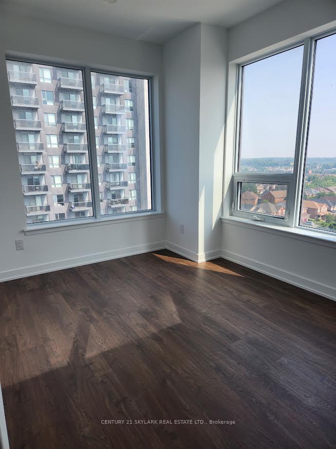 1011 - 5105 Hurontario Street, Mississauga, ON, exterior
