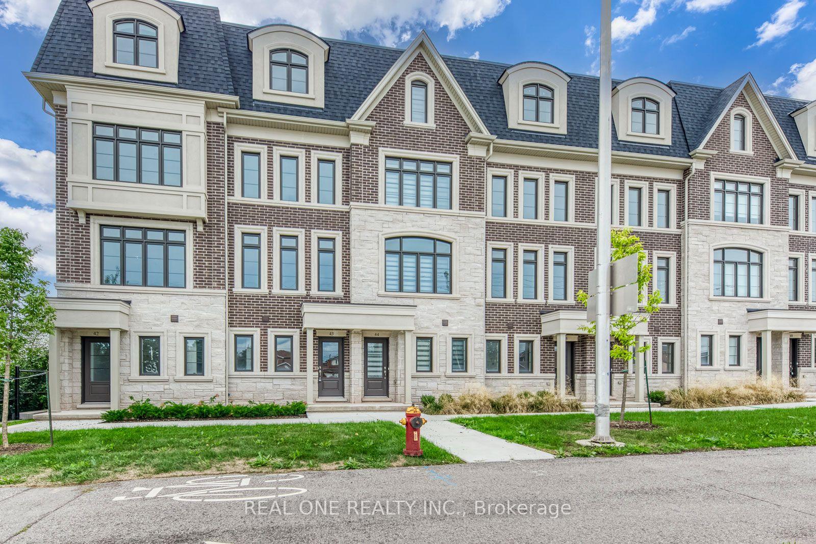 44 - 2140 Trafalgar Road, Oakville, ON, exterior