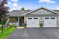 28 New York Avenue, Wasaga Beach, ON, exterior