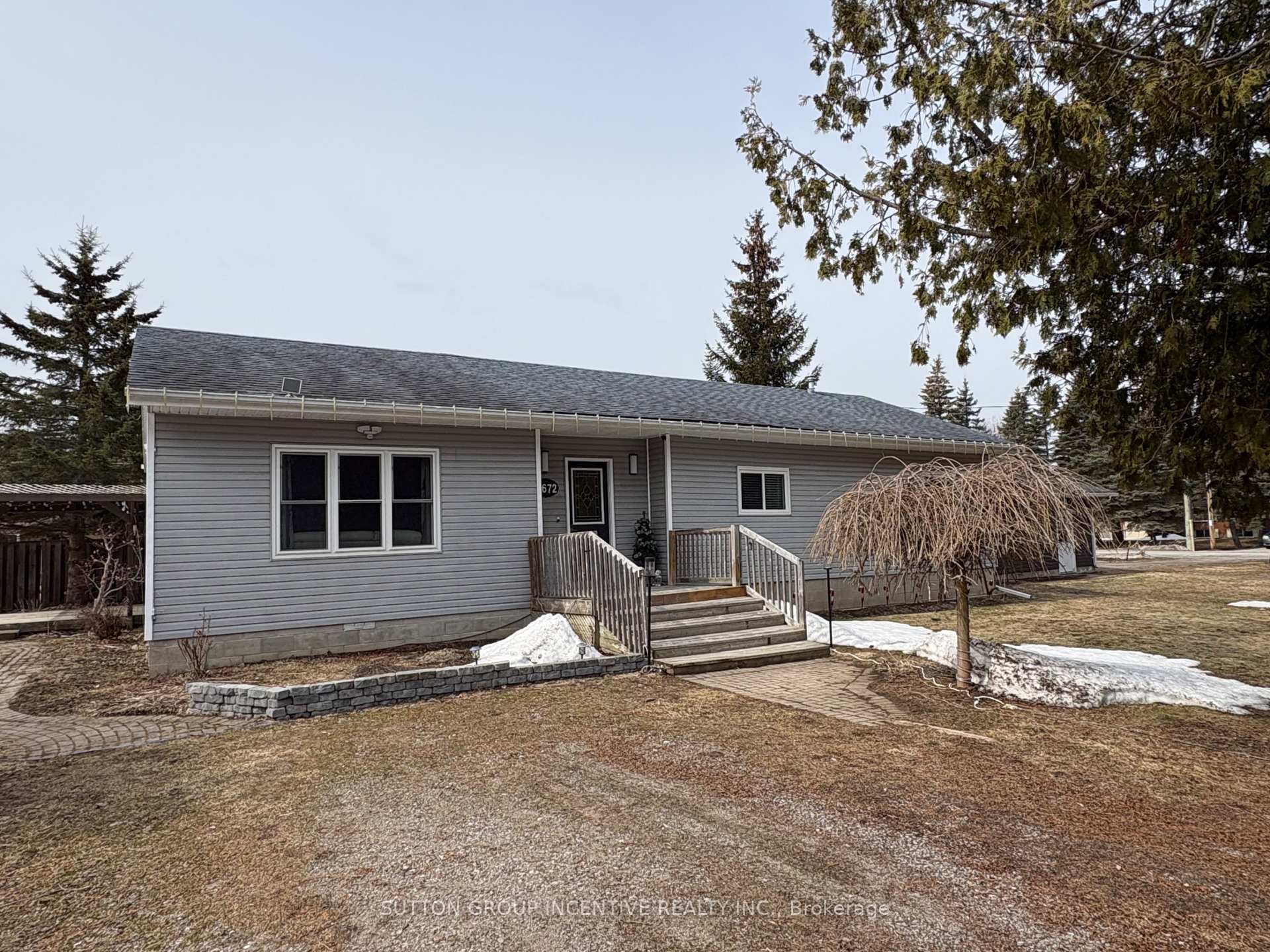 1672 St Johns Road, Innisfil, ON, exterior