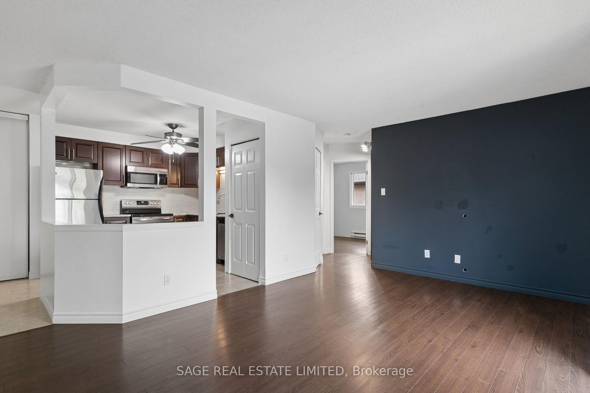 10 - 327 Northlake Drive, Waterloo, ON, exterior
