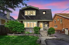 8 Lockheed Boulevard, Toronto W09, ON, exterior