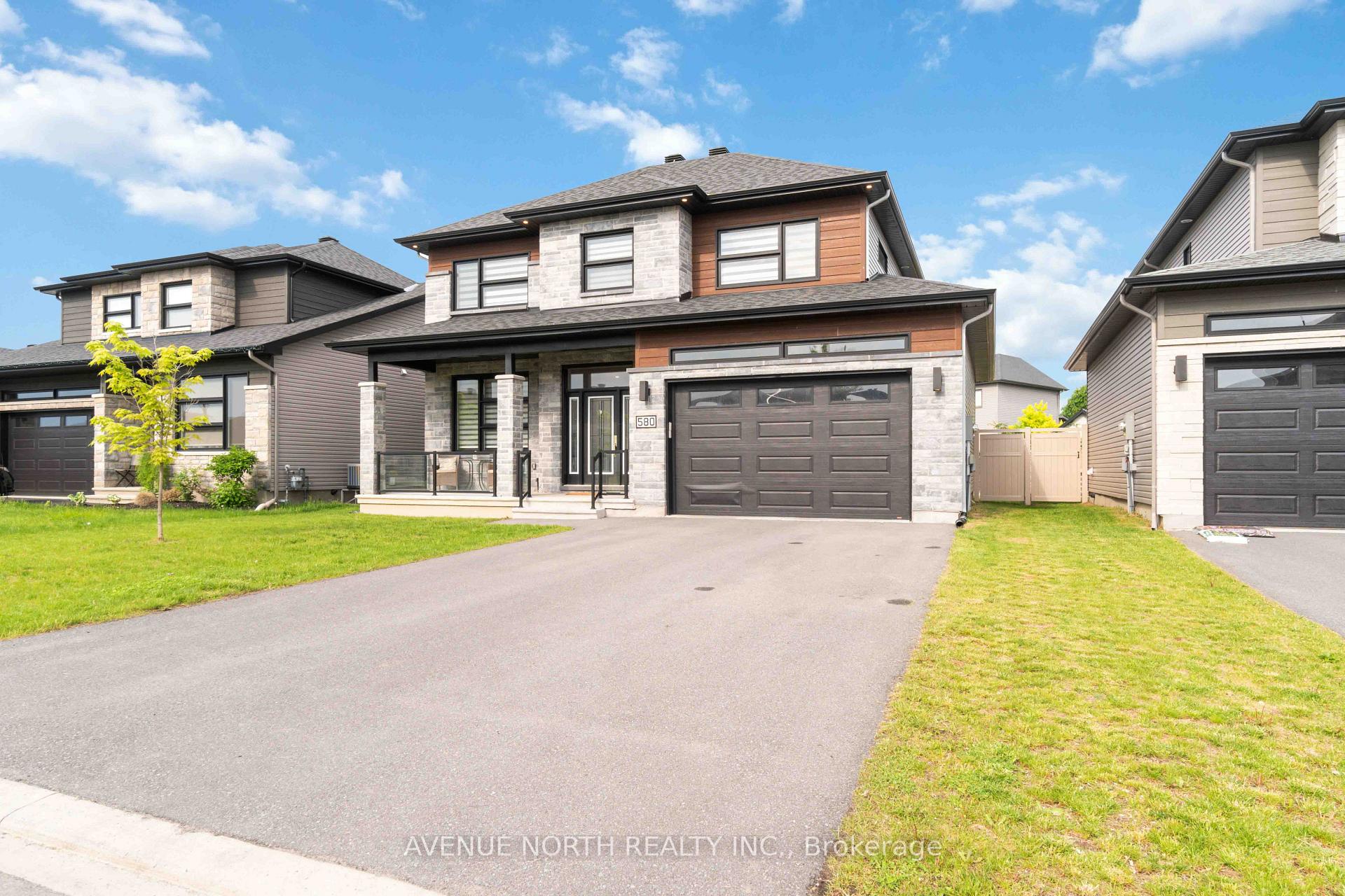 580 STRASBOURG Street, Russell, ON, exterior