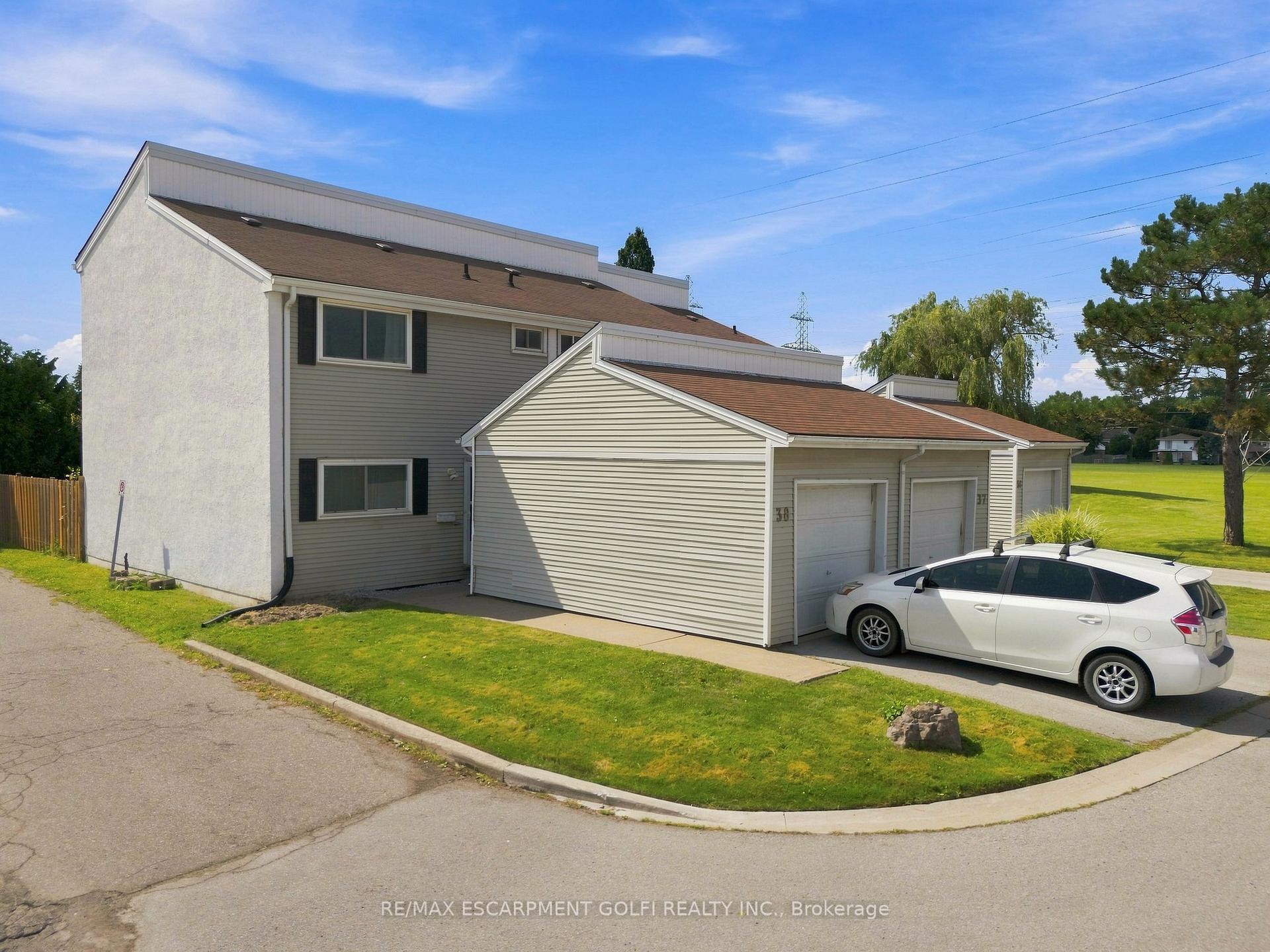38 - 7001 Casey Street, Niagara Falls, ON, exterior