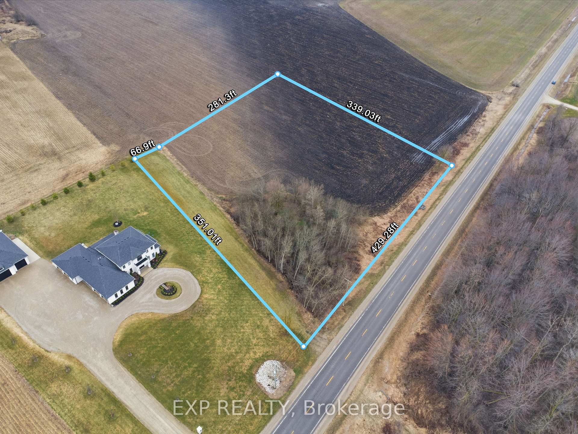 9 Wellington Road, Mapleton, ON, exterior