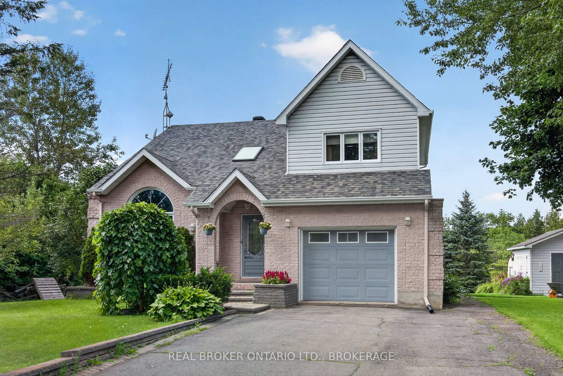 3901 County 45 Road, North Glengarry, ON, exterior