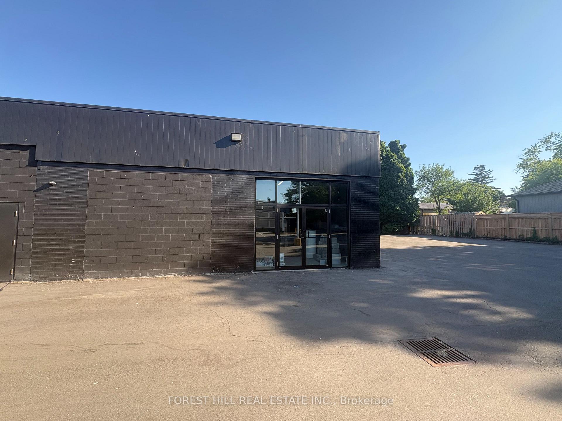 3 - 61 King George Road, Brantford, ON, exterior