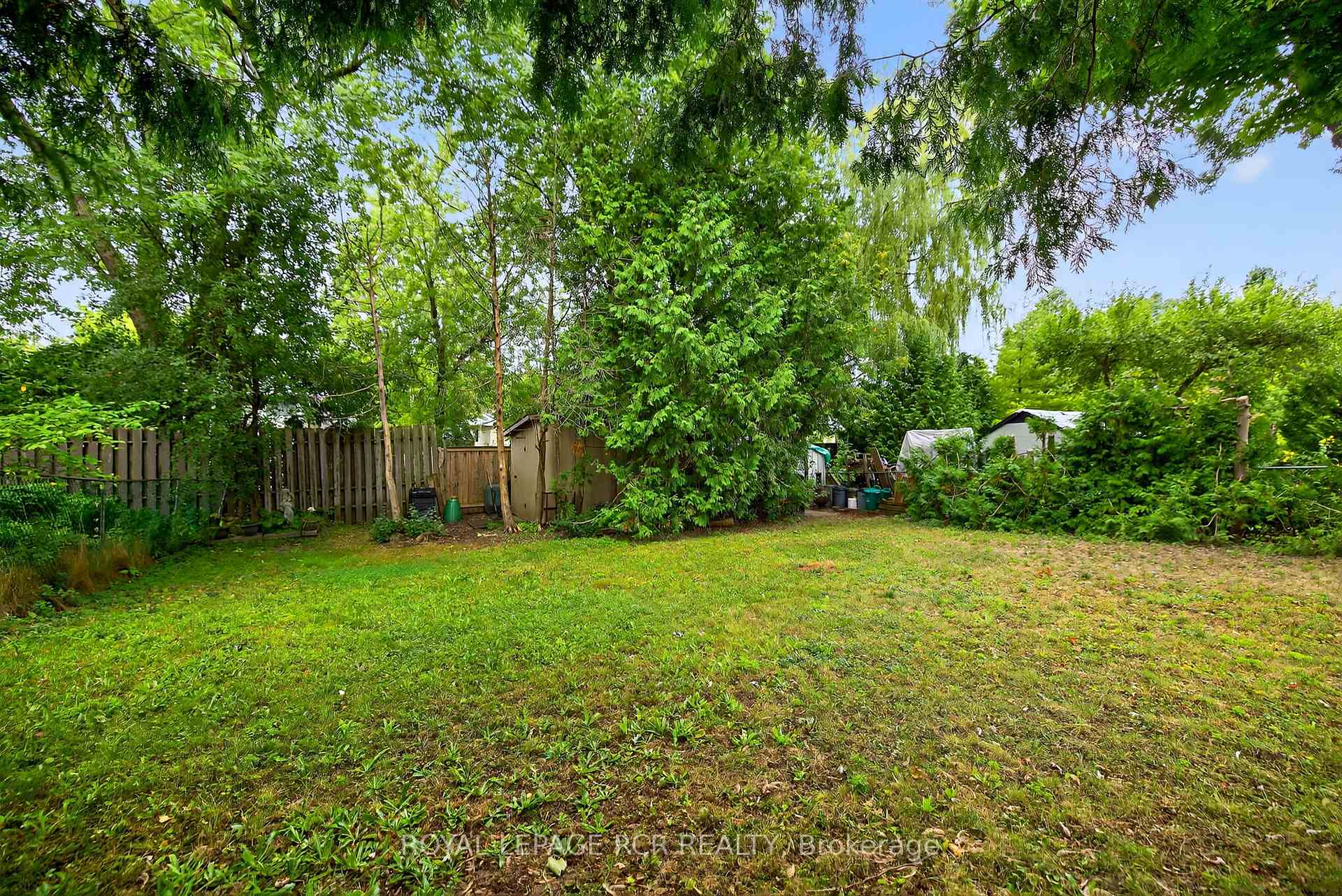 856 Magnolia Avenue, Newmarket, ON, exterior
