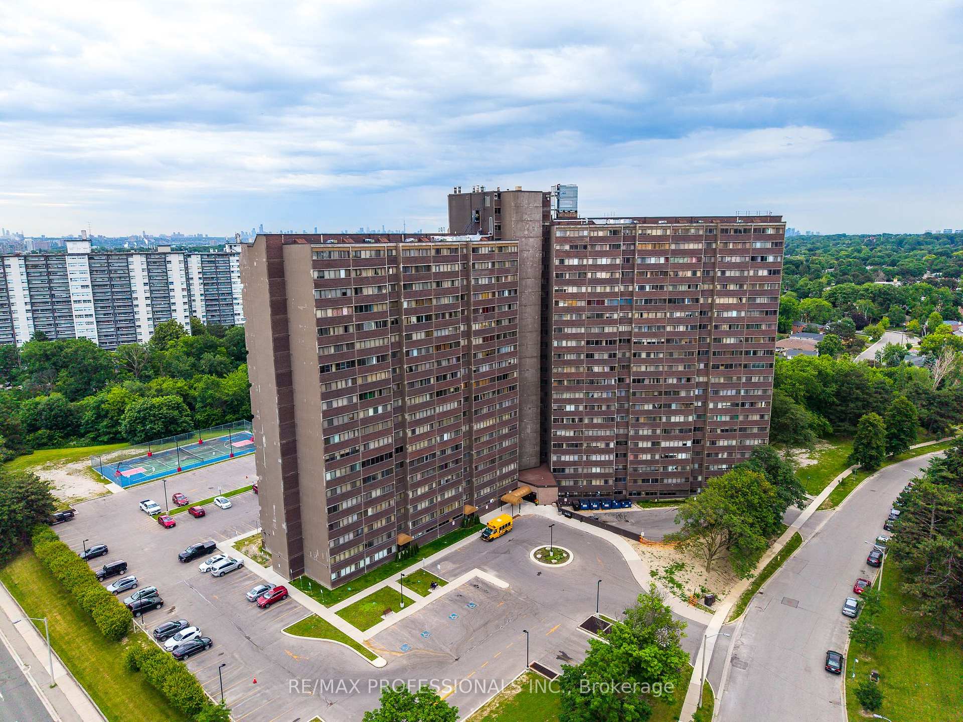 1208 - 11 Wincott Drive, Toronto W09, ON, exterior