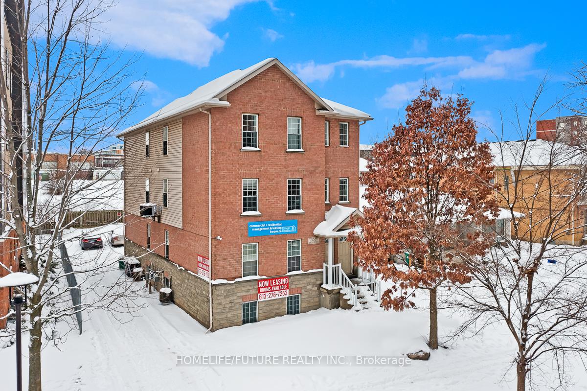 4 Units W/20 Rms - 327 Spruce Street, Waterloo, ON, exterior