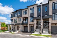26 Observatory Way, Whitby, ON, exterior