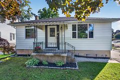 218 Vancouver Street, London East, ON, exterior