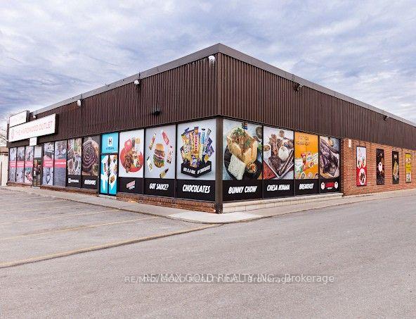 2 - 2110 Dundas Street E, Mississauga, ON, exterior