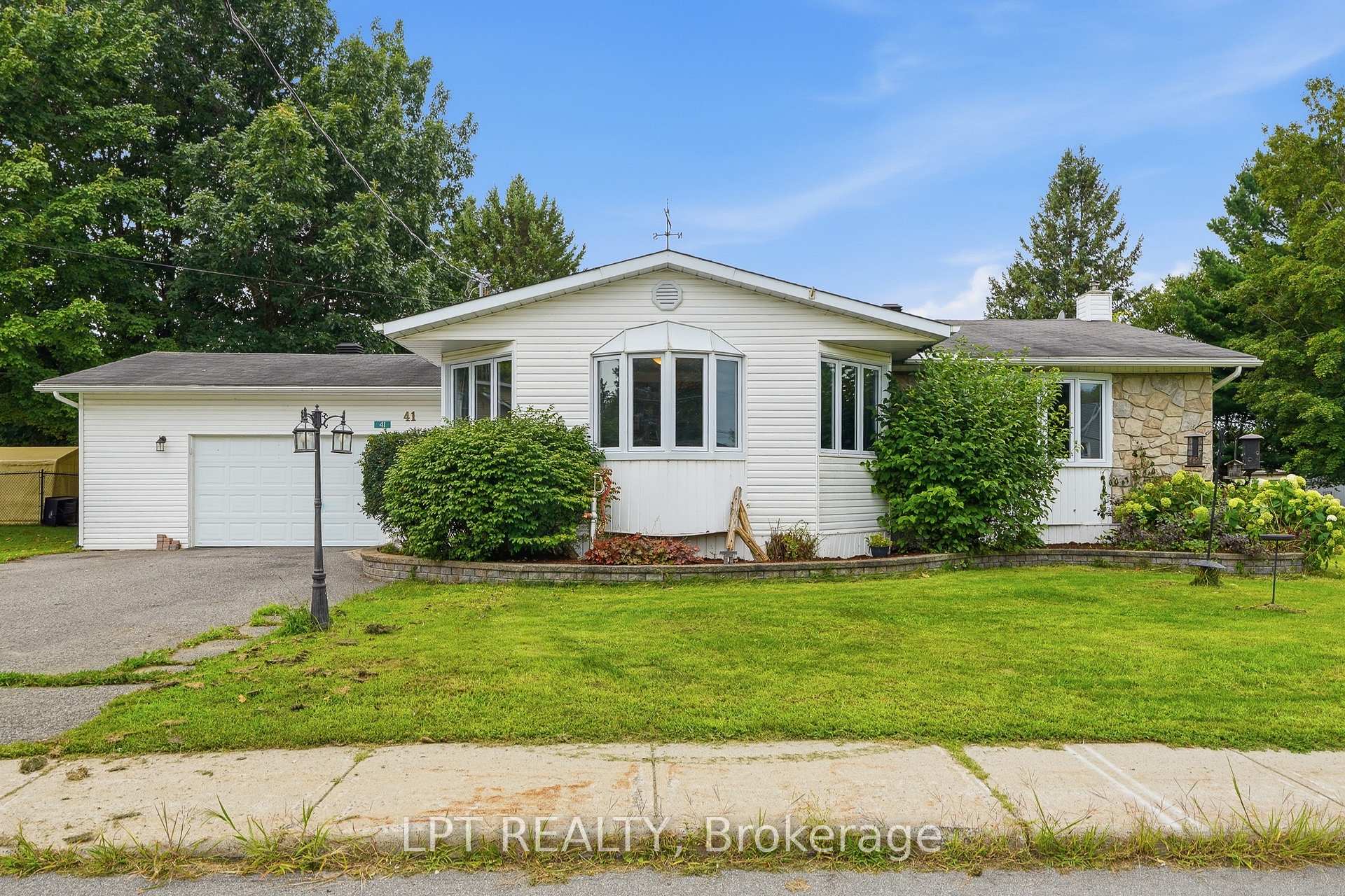 41 St Polycarp Street, North Stormont, ON, exterior