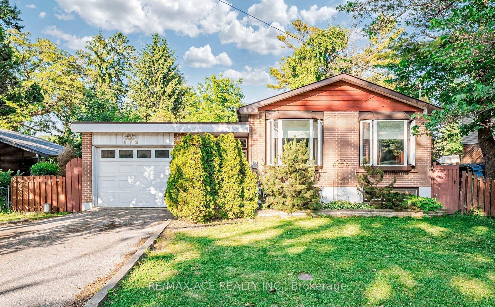 573 Marksbury Road, Pickering, ON, exterior