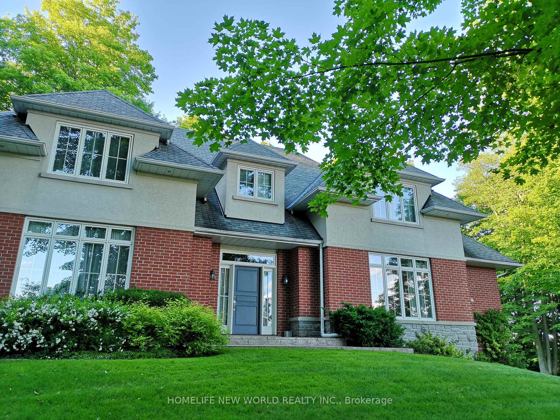 36 Country Heights Drive, Richmond Hill, ON, exterior