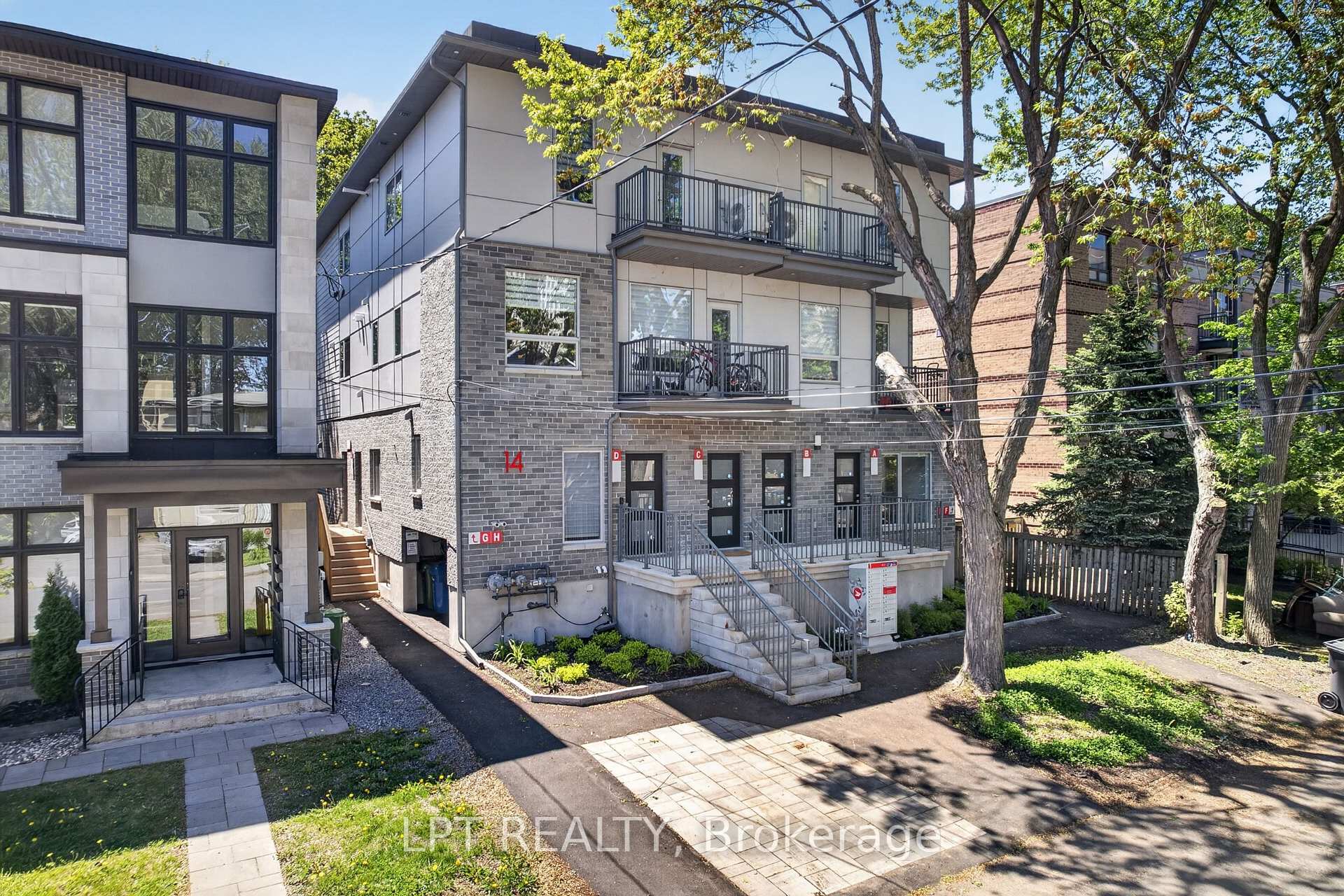 14 Stevens Avenue, Vanier and Kingsview Park, ON, exterior