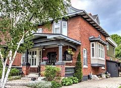 32 Nelson Street E, Meaford, ON, exterior