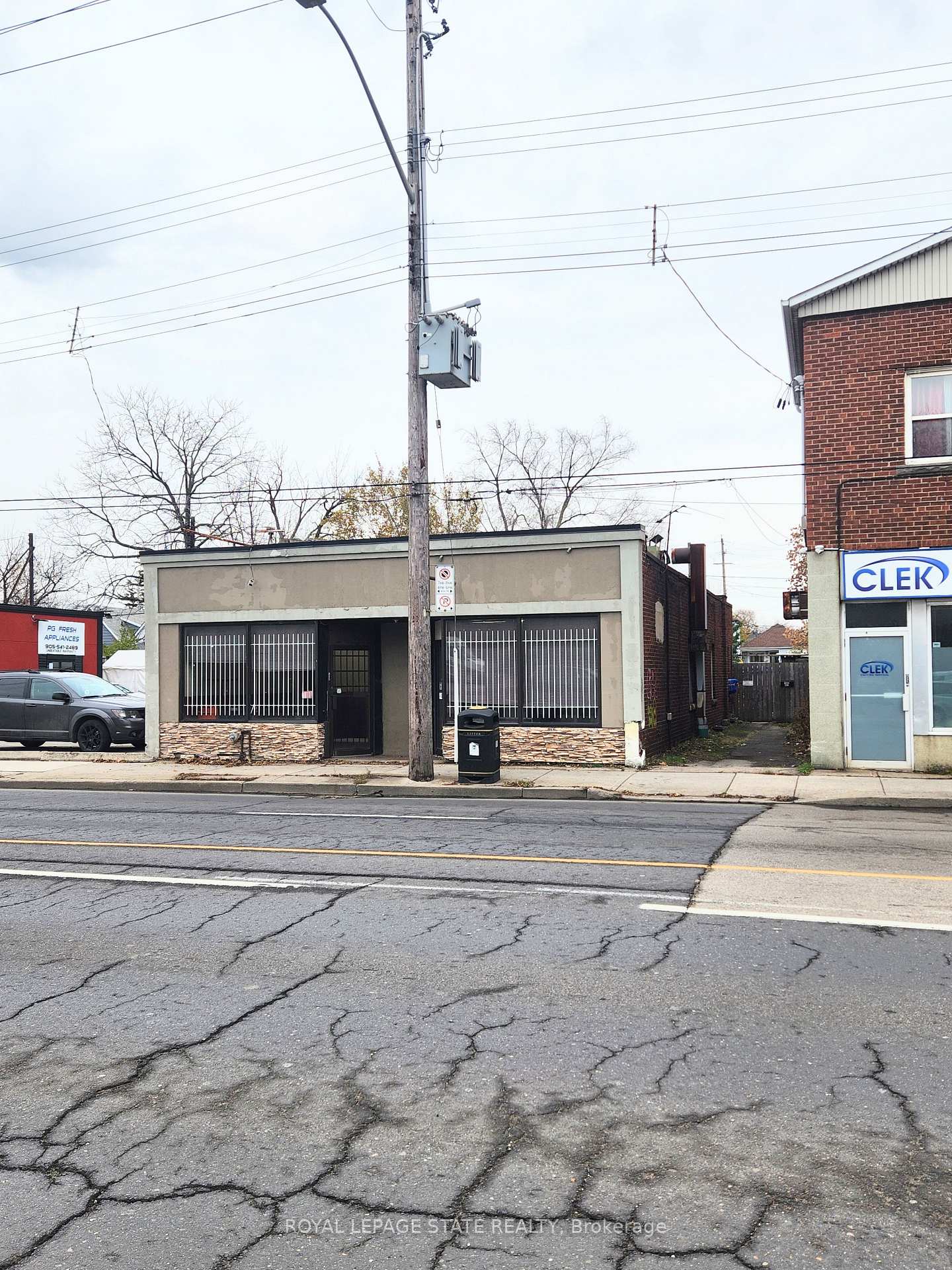 1342 Barton Street E, Hamilton, ON, exterior