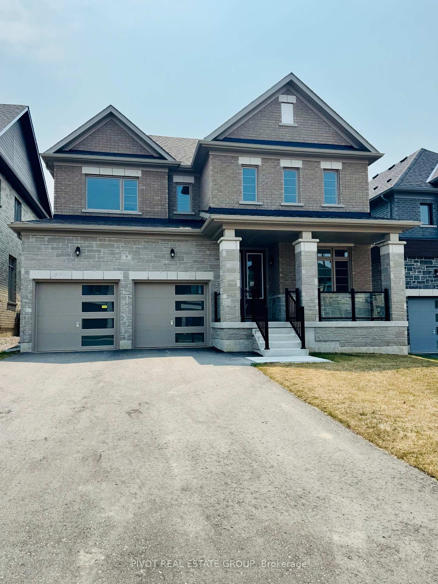 7 Daffodil Road, Springwater, ON, exterior