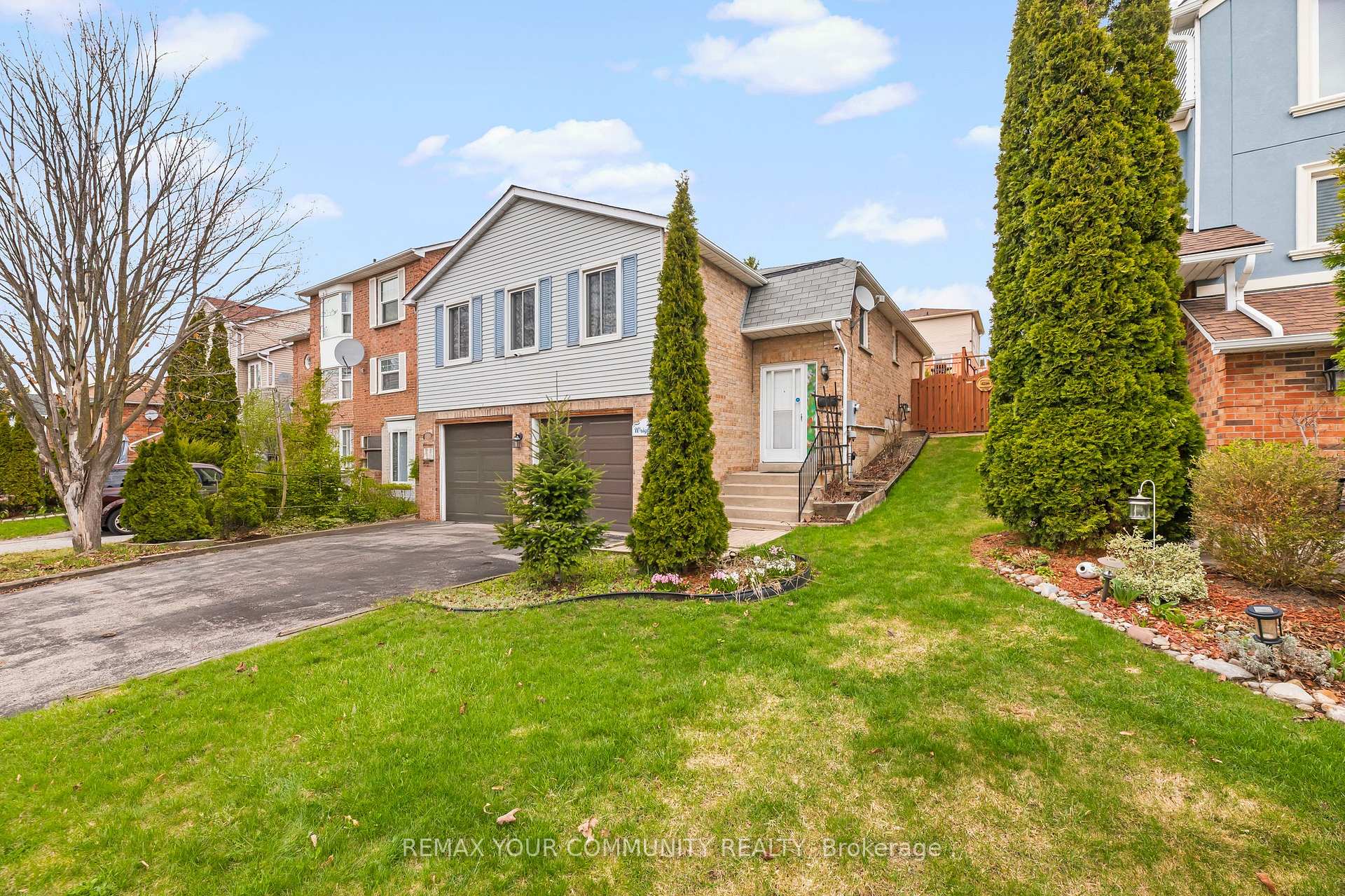 21 Wright Crescent, Ajax, ON, exterior