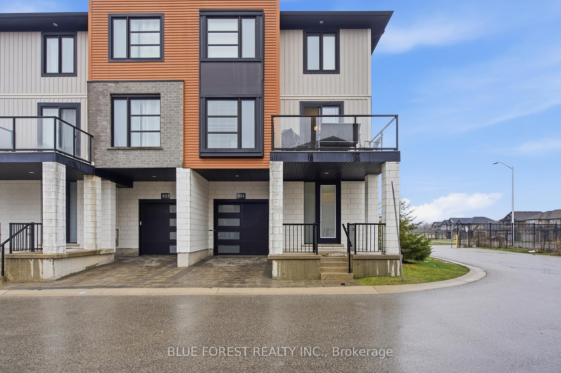 933 Sarnia Road, London North, ON, exterior