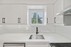 232 Kozlov Street, Barrie, ON, exterior