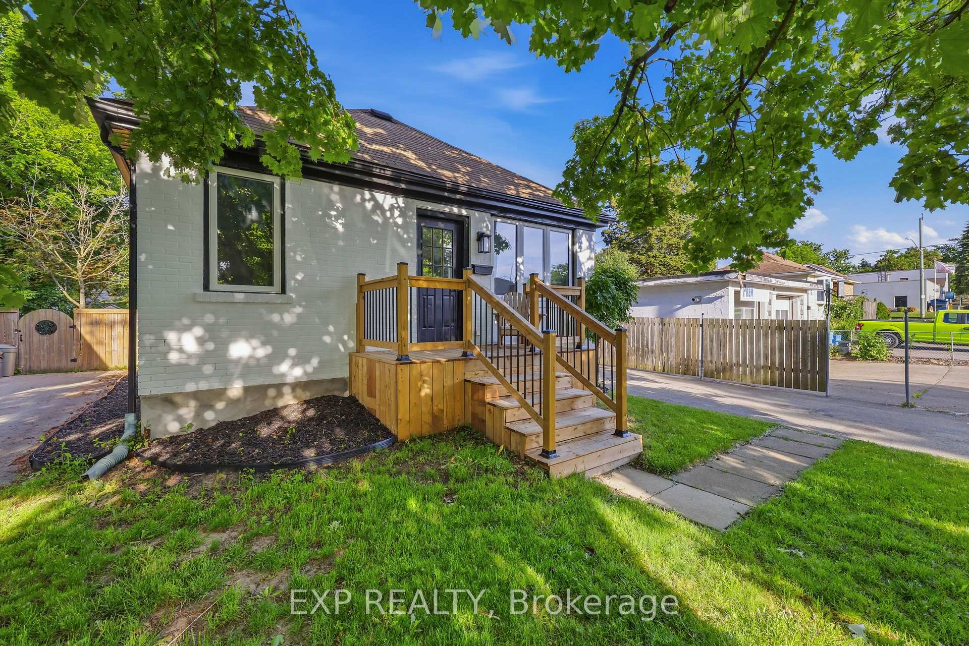 70 Mackay Avenue, London South, ON, exterior