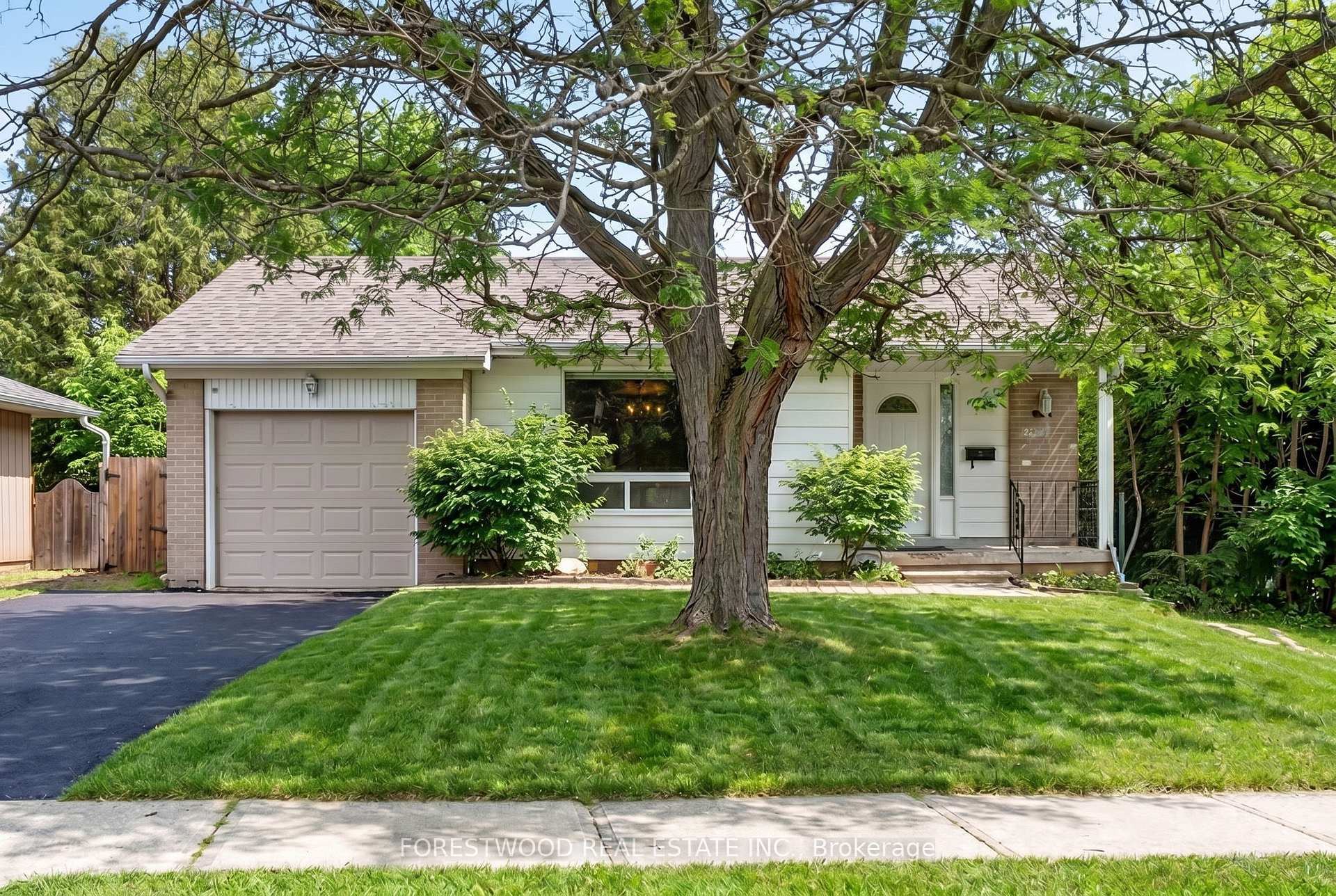 1157 Newton Road, Oakville, ON, exterior
