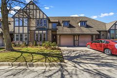 12 - 575 Simcoe Street, Niagara-on-the-Lake, ON, exterior