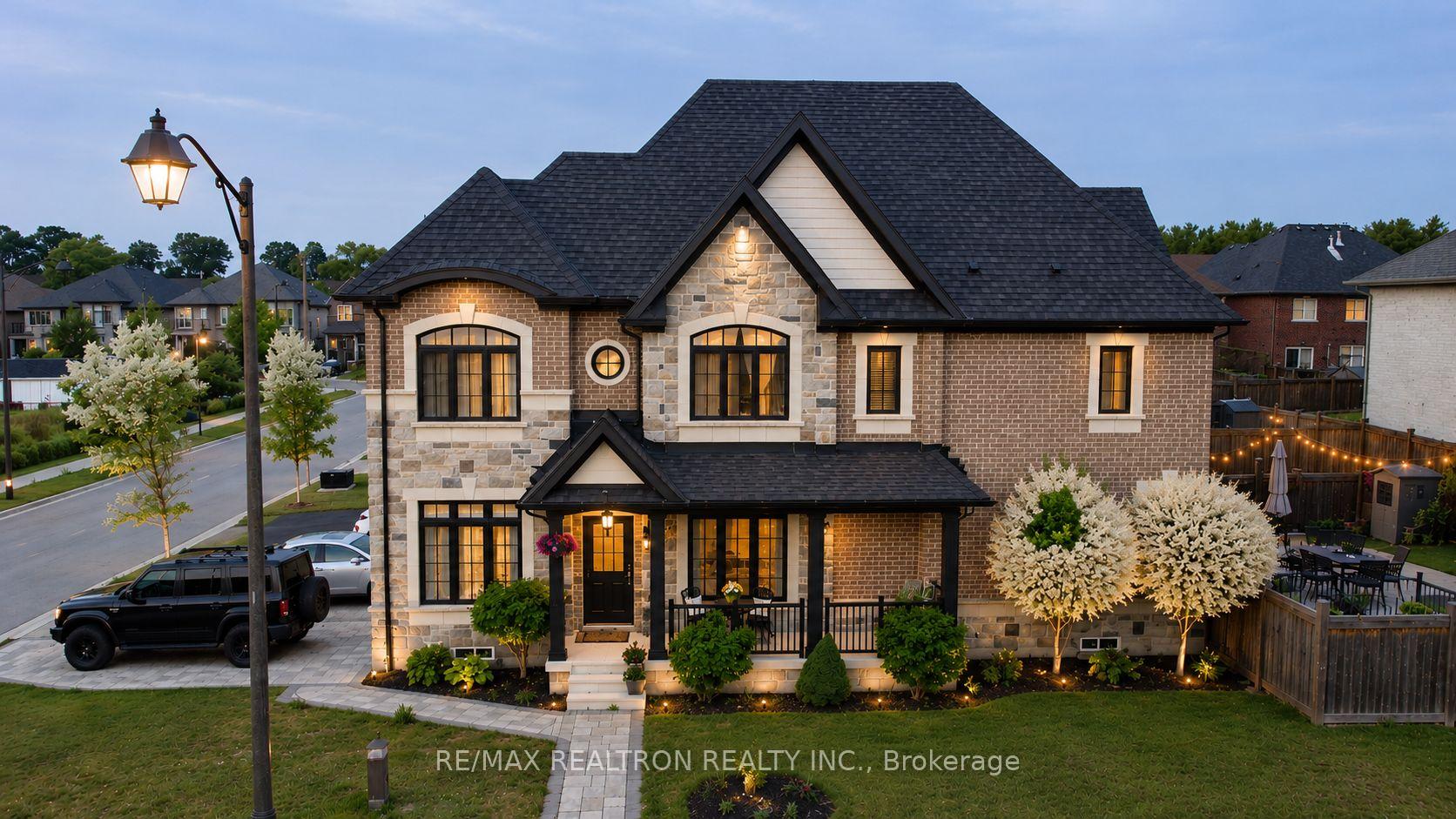 18 Ladder Crescent, East Gwillimbury, ON, exterior