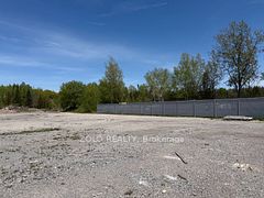 3440 Davis Drive, East Gwillimbury, ON, exterior