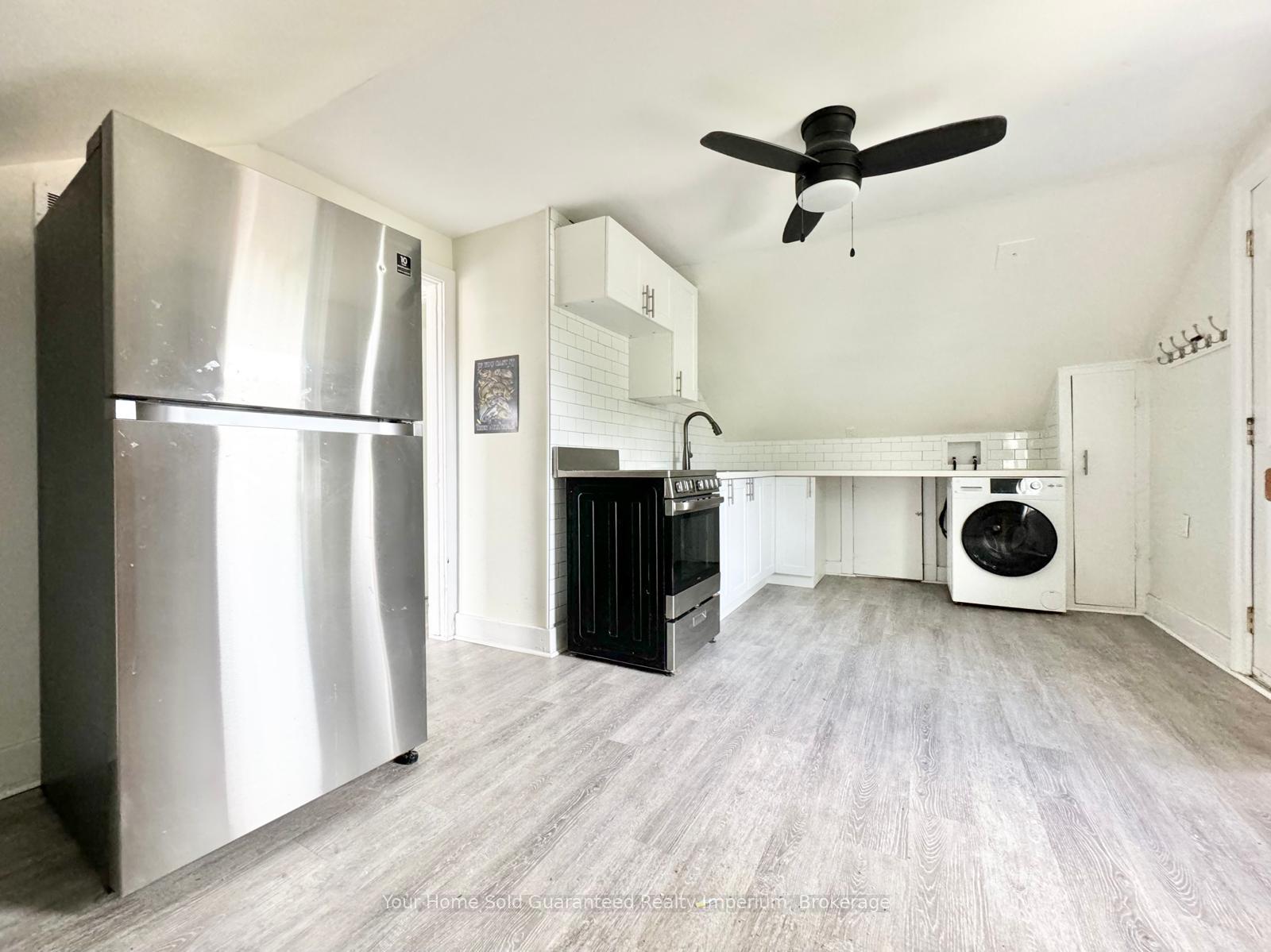 Upper - 232 Grantham Avenue, St. Catharines, ON, exterior