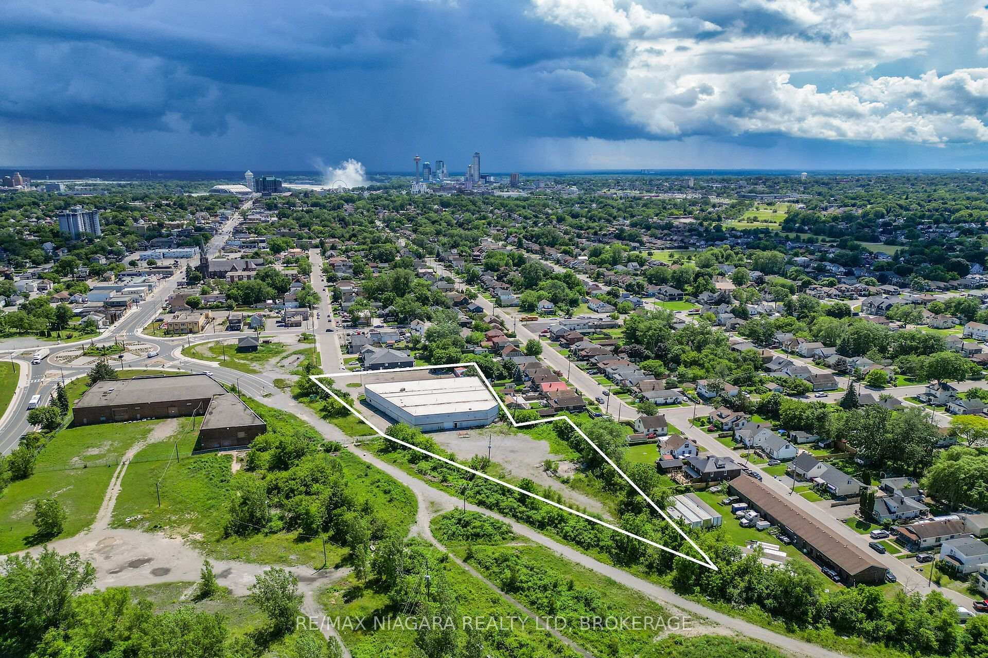 4425 FIRST Avenue N, Niagara Falls, ON, exterior