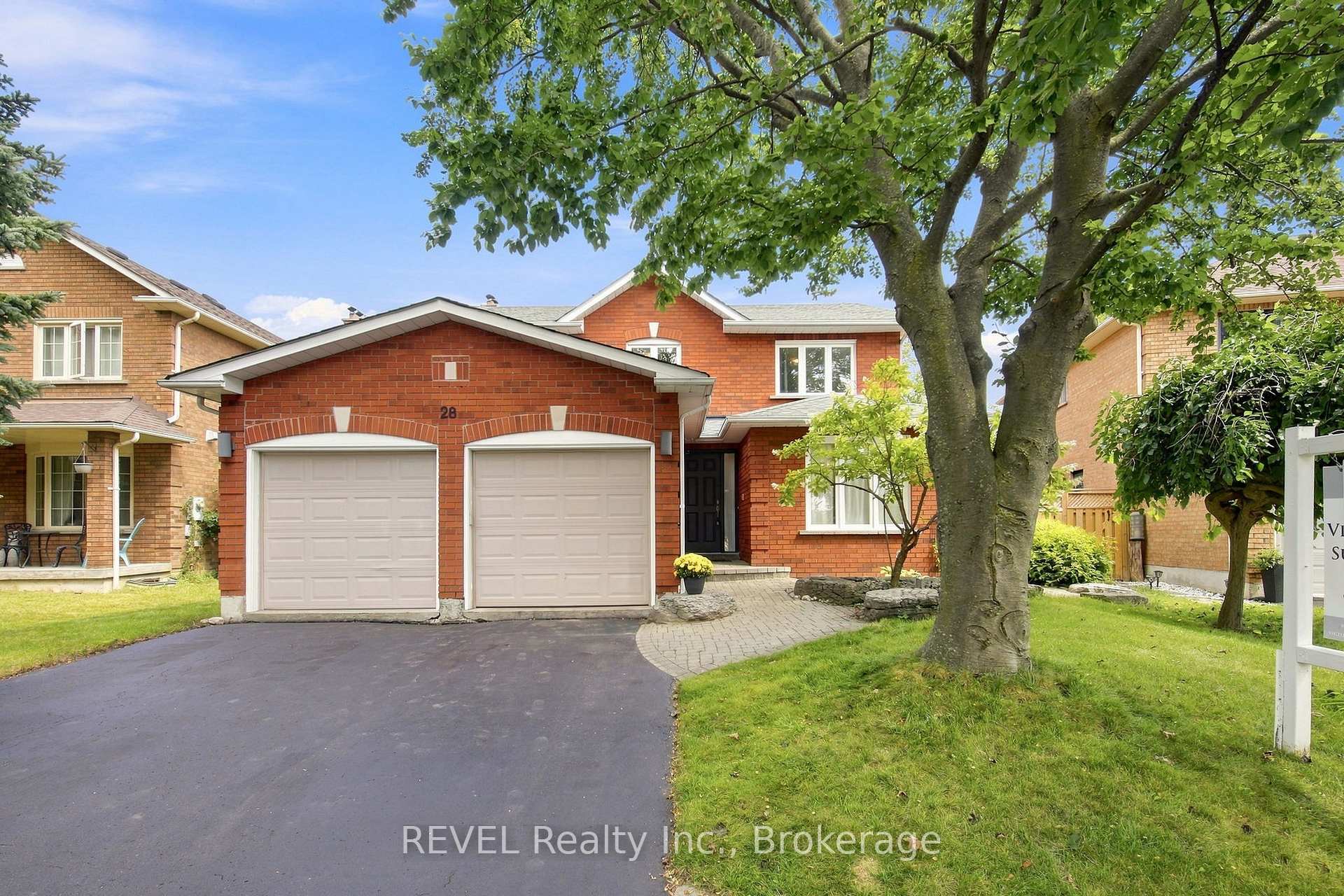 28 Falstaff Crescent, Whitby, ON, exterior