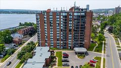 202 - 181 Collier Street, Barrie, ON, exterior
